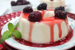 Pudim Diet com calda de amora