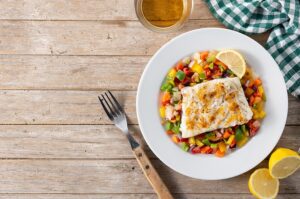 Peixe assado com legumes